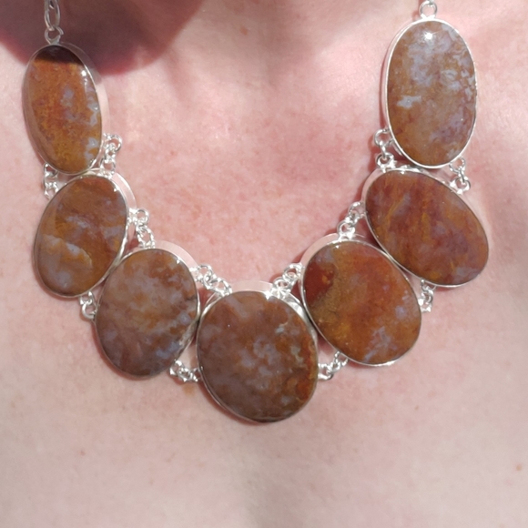 New Oversized Seam Agate Silver Statement Necklace. - Picture 5 of 16